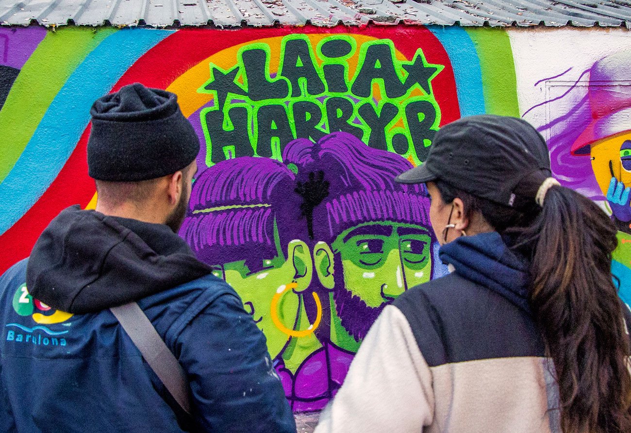 Proceso creativo del mural de Laia y Harry Bones en Arnau Gallery Marzo 2022