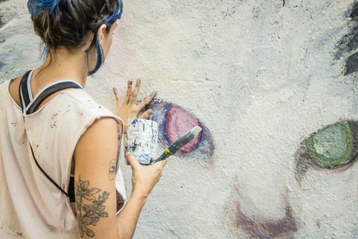 Proceso creativo del mural de Sisa Soldati y Sofi Mele en Arnau Gallery Julio 2022