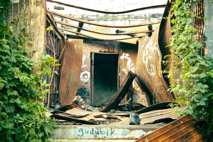 Tag en edificio abandonado