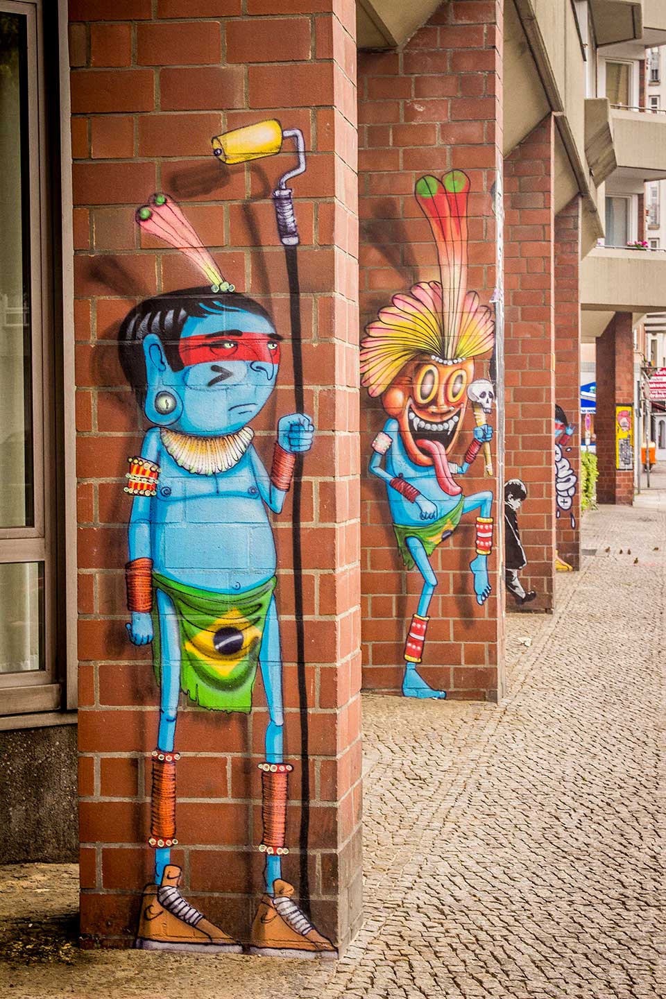 Personajes de Cranio y stencyl de Aliasen columnas