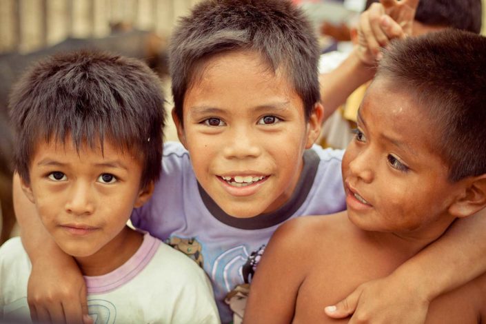 Niños sonriendo