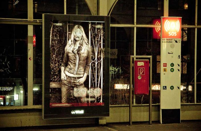 adbusting en metro