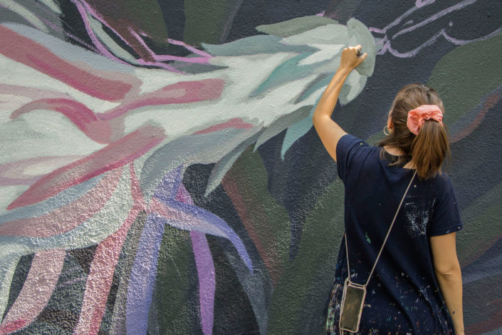 Proceso creativo del mural de Sisa Soldati y Sofi Mele en Arnau Gallery Julio 2022