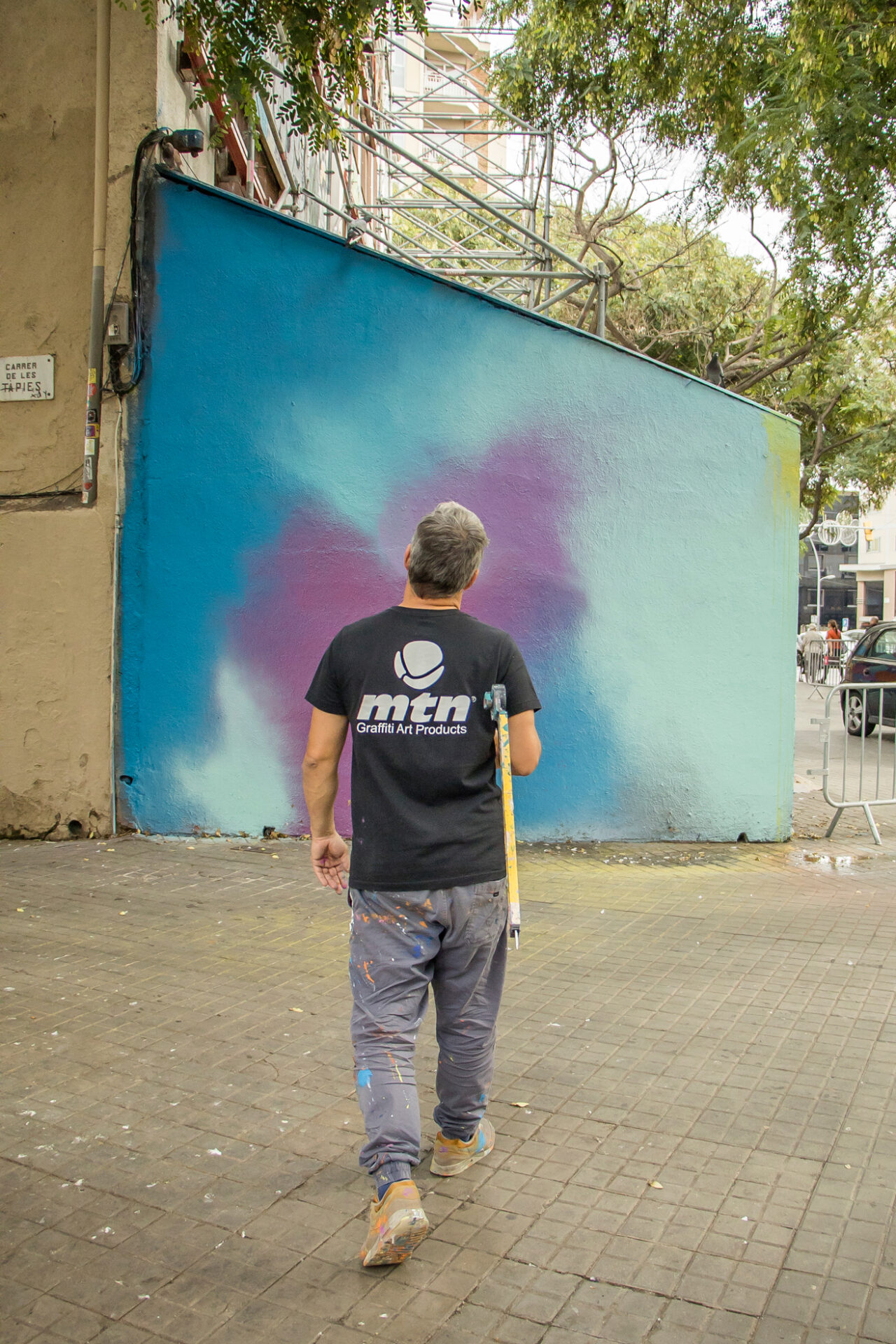 Proceso creativo del mural de Anna Taratiel y Chu en Arnau Gallery Noviembre 2022