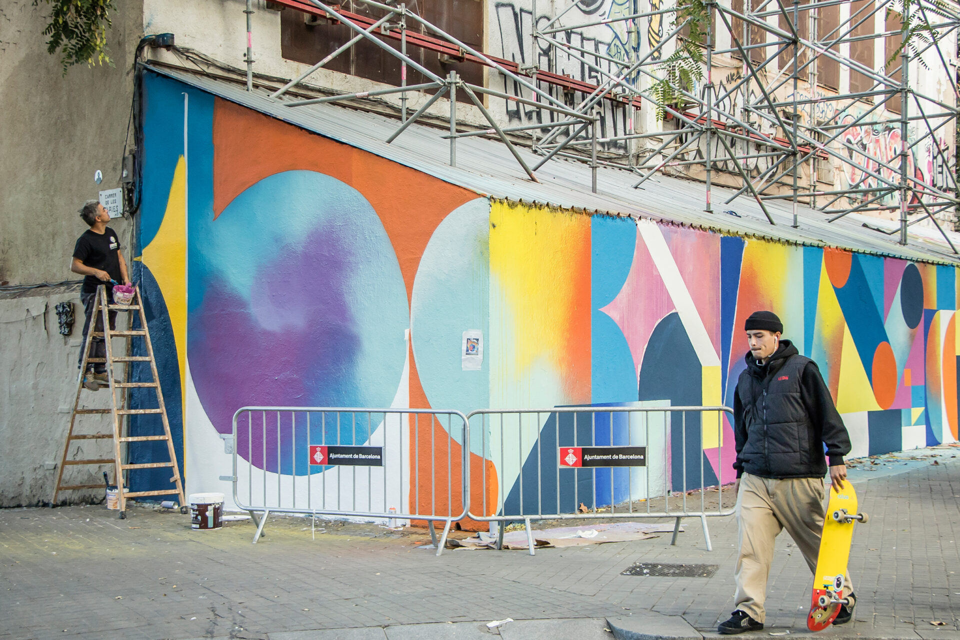 Proceso creativo del mural de Anna Taratiel y Chu en Arnau Gallery Noviembre 2022